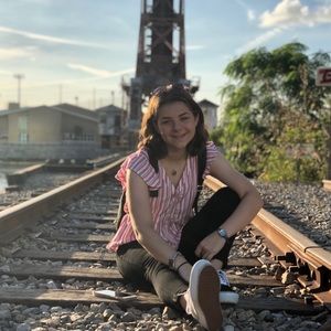 Meet your Posher, Courtney